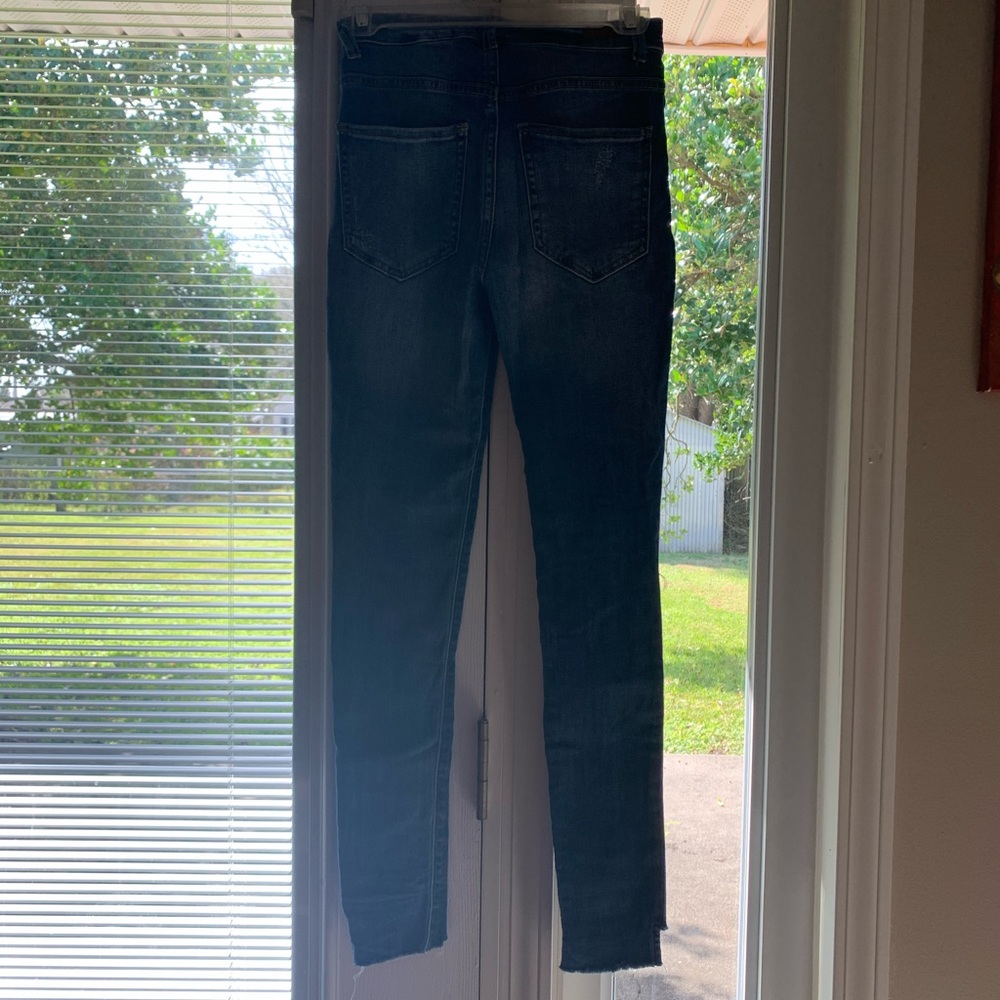 High-Rise Ripped Jeans!! - Picture 2 of 3